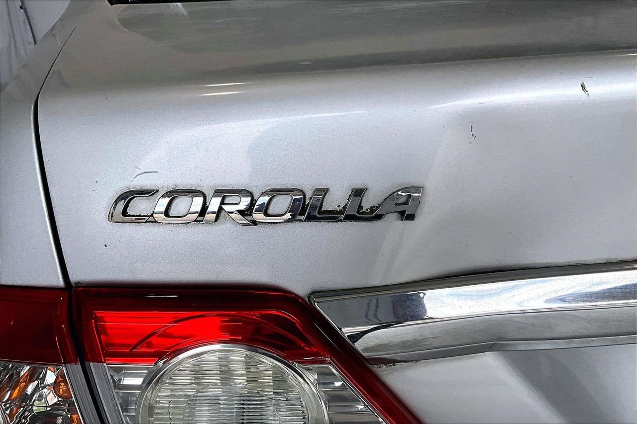 Used 2012 Toyota Corolla LE FWD image 9
