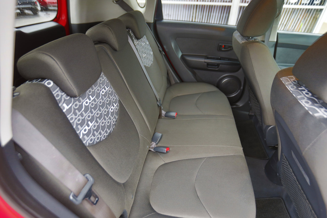 Used 2010 Kia Soul + w/ Audio Pkg image 17