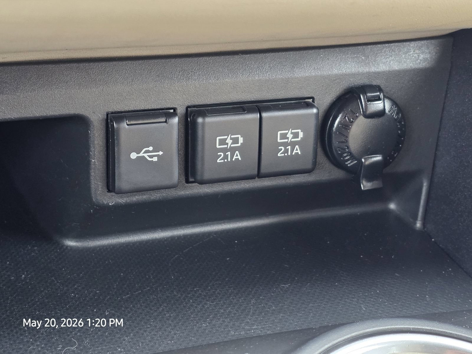 Used 2021 Toyota Highlander XLE FWD image 27