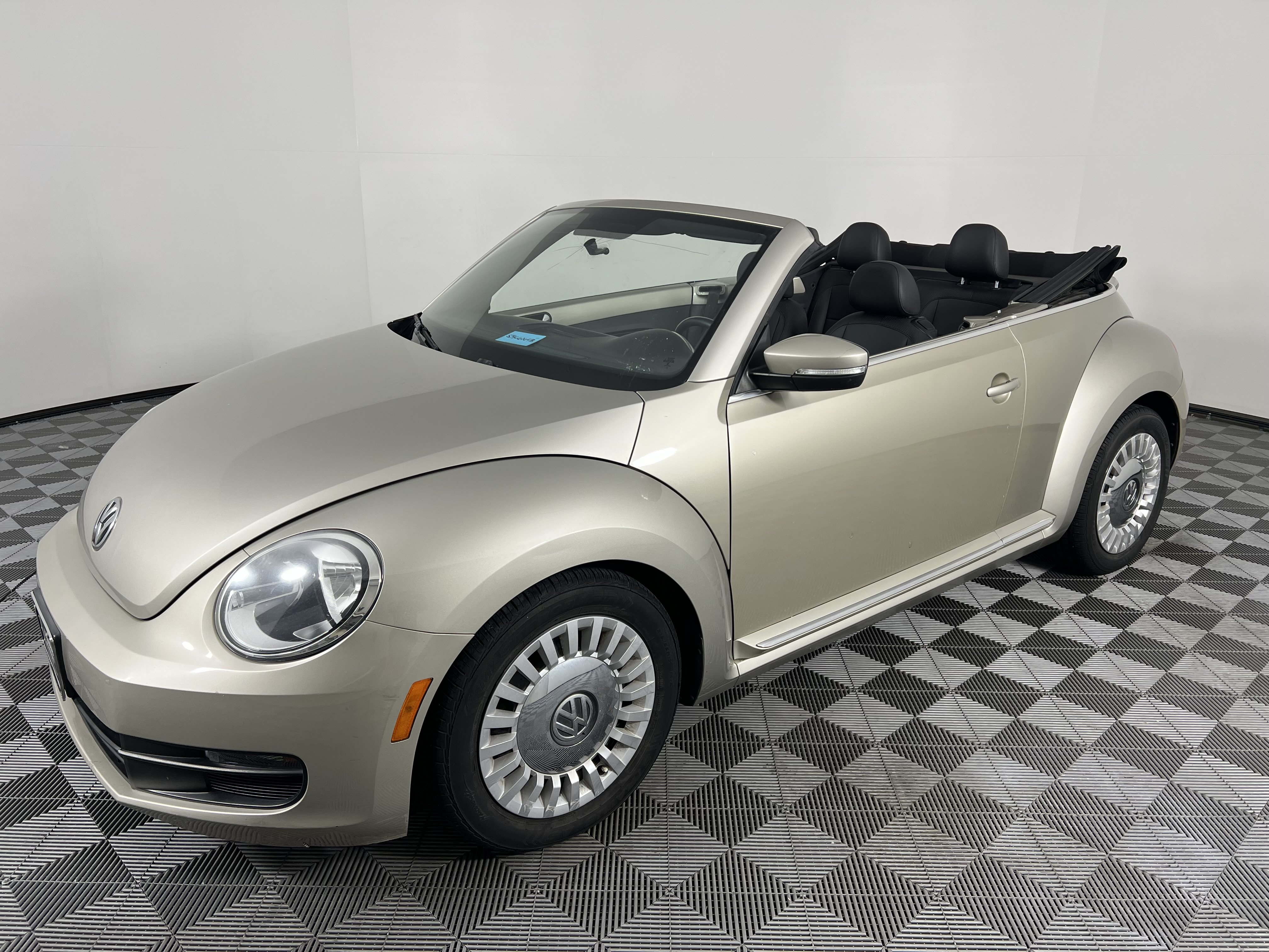 Used 2015 Volkswagen Beetle 1.8T FWD image 11