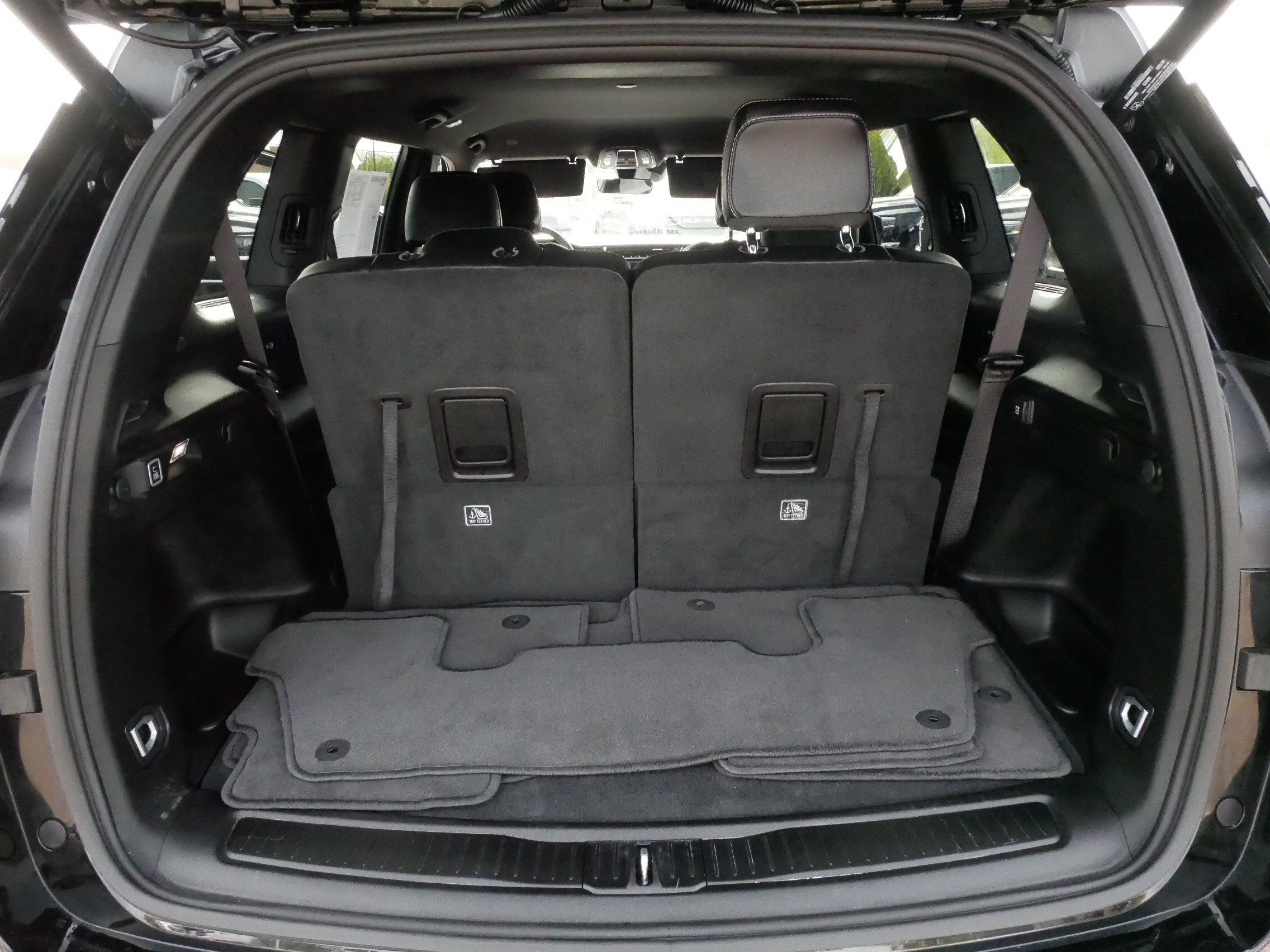 Used 2025 Jeep Grand Cherokee L Limited w/ Black Appearance Package AWD/4WD image 18