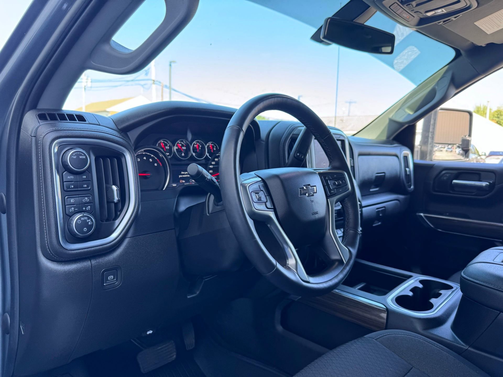 Used 2022 Chevrolet Silverado 1500 LT Trail Boss w/ Bed Protection Package image 25