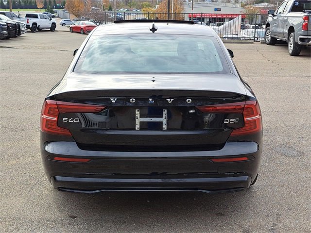 Used 2024 Volvo S60 B5 Core image 4