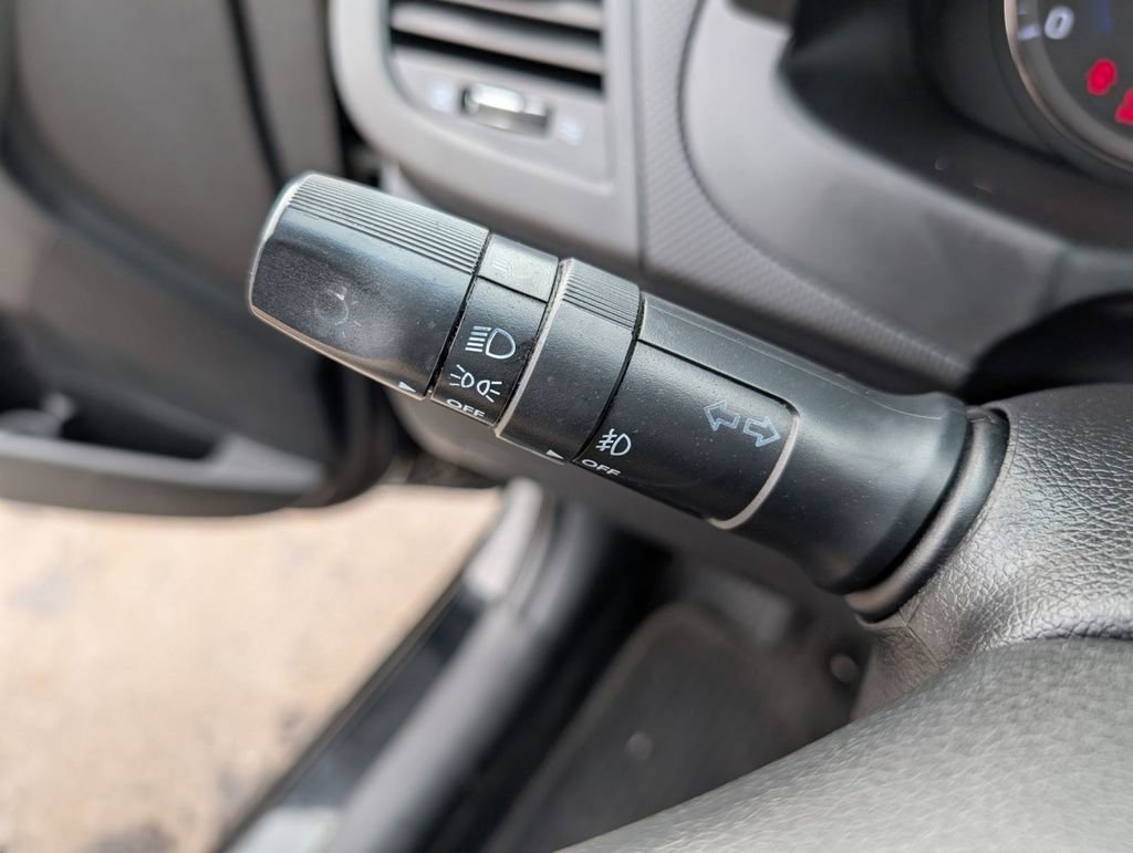 Used 2013 Hyundai Accent SE image 28