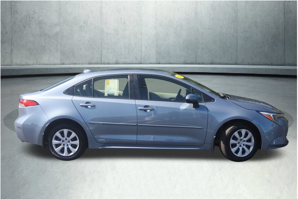 Used 2025 Toyota Corolla LE AWD/4WD image 14