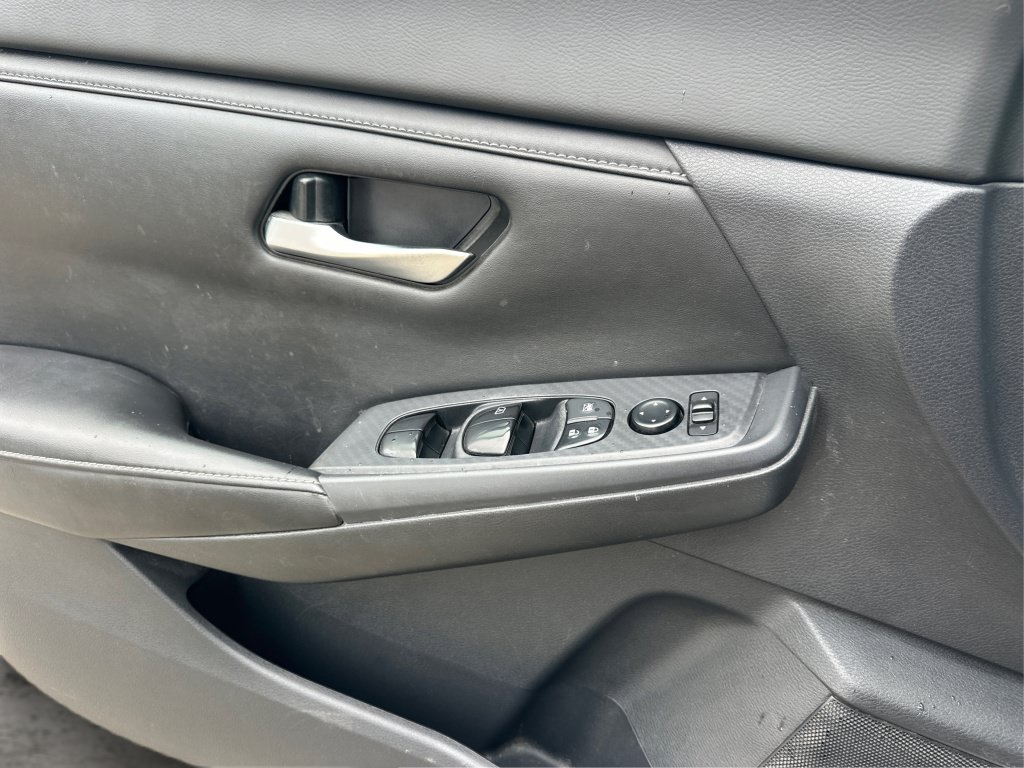 Used 2022 Nissan Sentra SV FWD image 28