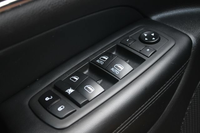 Used 2021 Jeep Grand Cherokee Limited AWD/4WD image 19