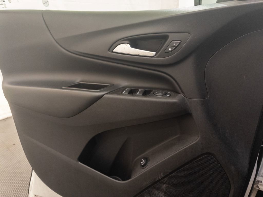 Used 2020 Chevrolet Equinox LT w/ Driver Convenience Package image 31