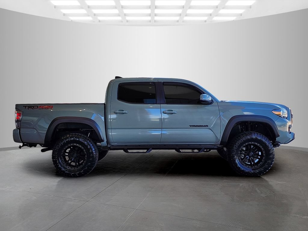 Used 2023 Toyota Tacoma TRD Off-Road w/ Technology Package AWD/4WD image 6