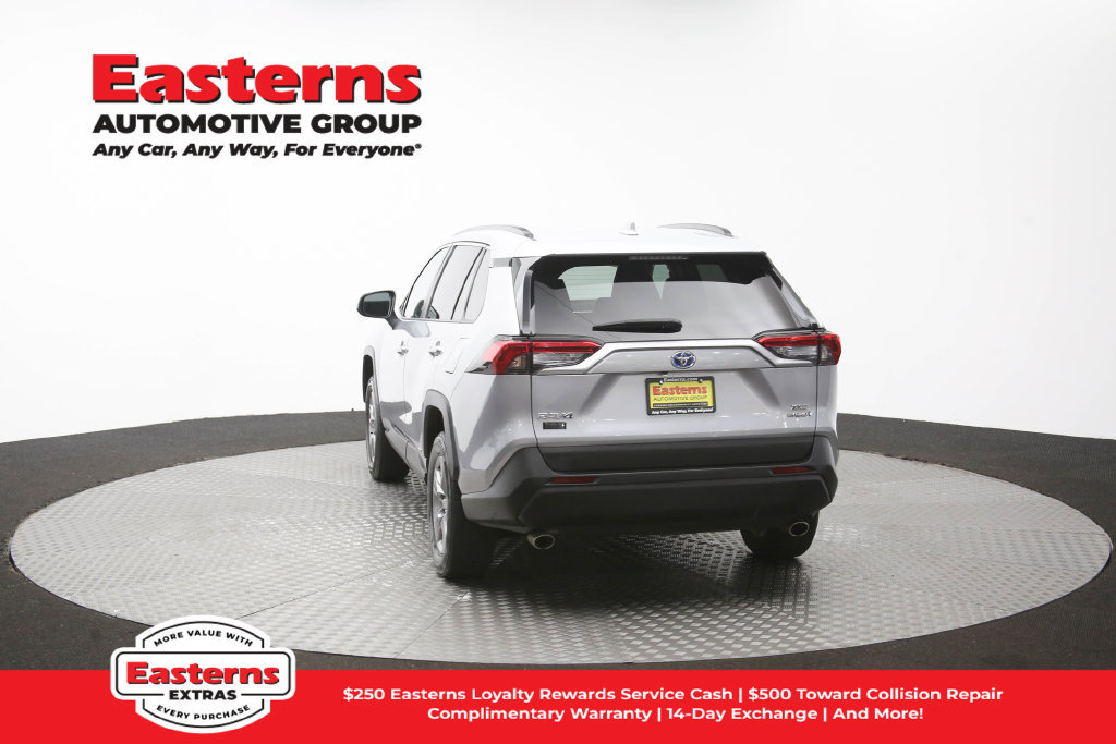 Used 2024 Toyota RAV4 XLE AWD/4WD image 65