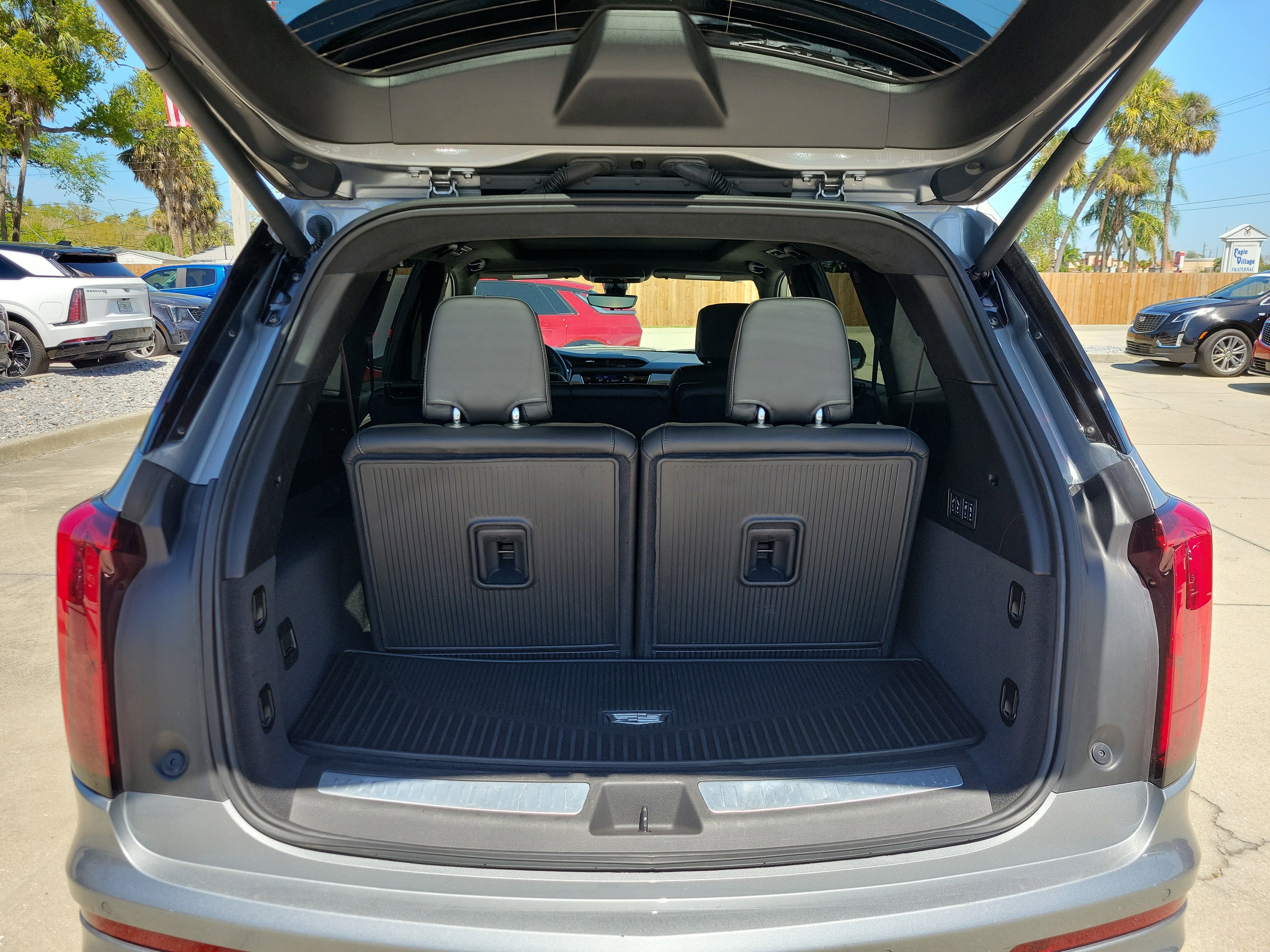 Certified 2025 Cadillac XT6 Premium Luxury w/ Platinum Package image 11