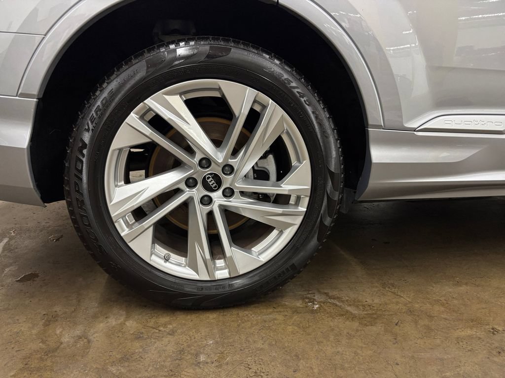 Used 2022 Audi Q7 3.0T Premium AWD/4WD image 41