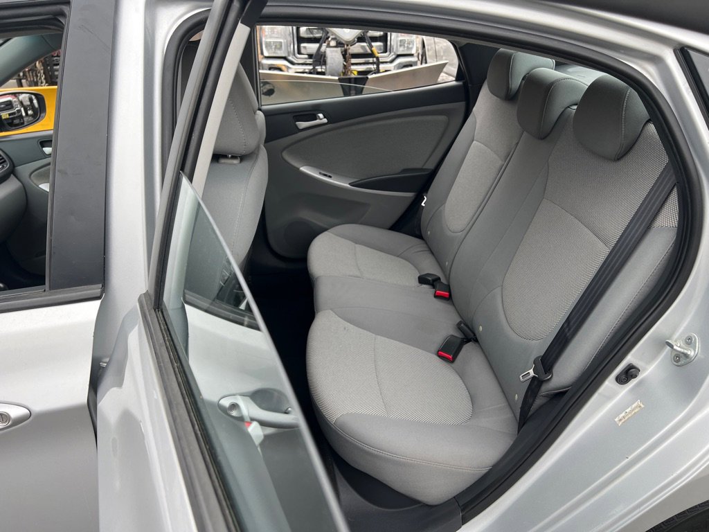 Used 2013 Hyundai Accent GLS image 14