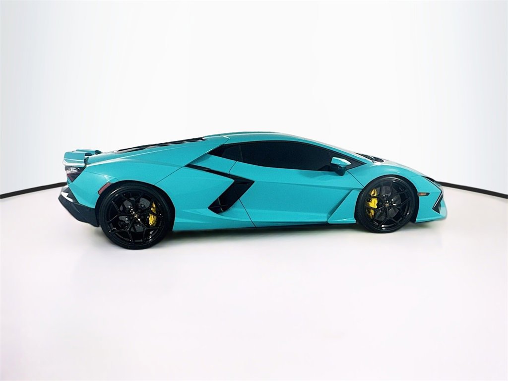 Used 2024 Lamborghini Revuelto image 4