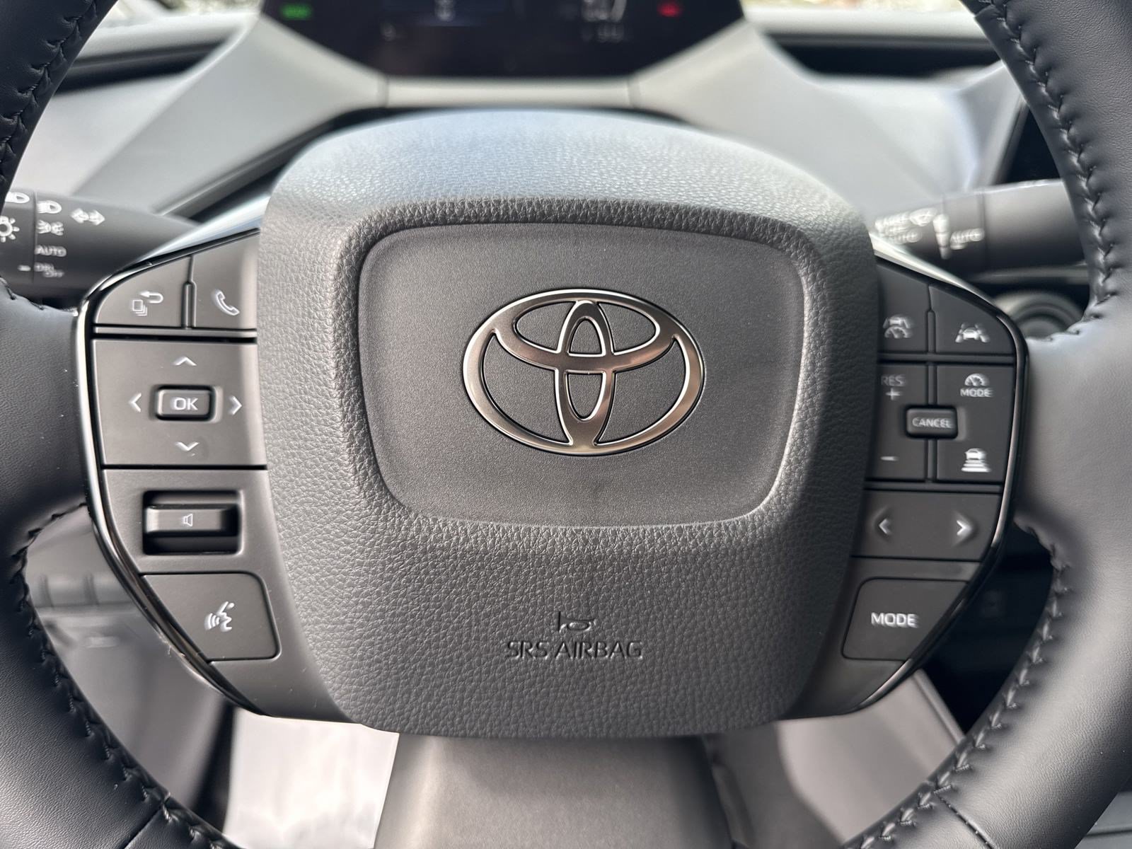 New 2024 Toyota Prius XLE FWD image 17