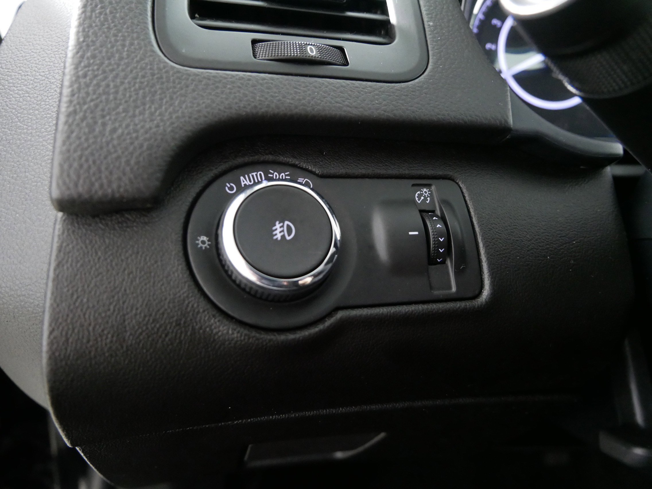 Used 2016 Buick Regal Sport Touring image 26