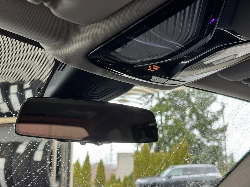 Used 2021 BMW X7 xDrive40i w/ Premium Package image 16