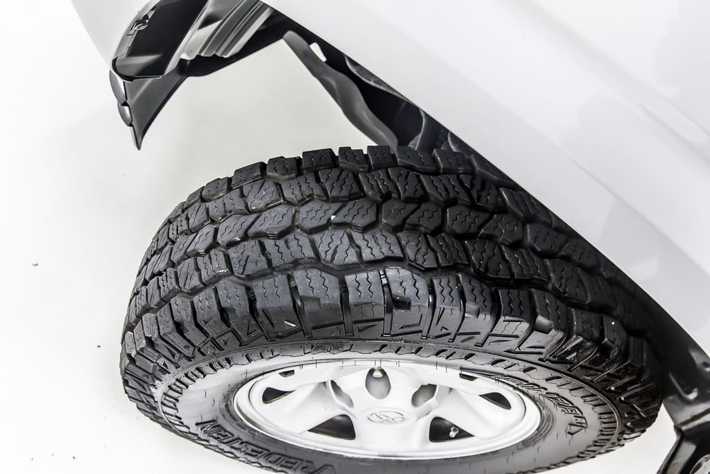 Used 2020 Toyota Tacoma SR AWD/4WD image 14