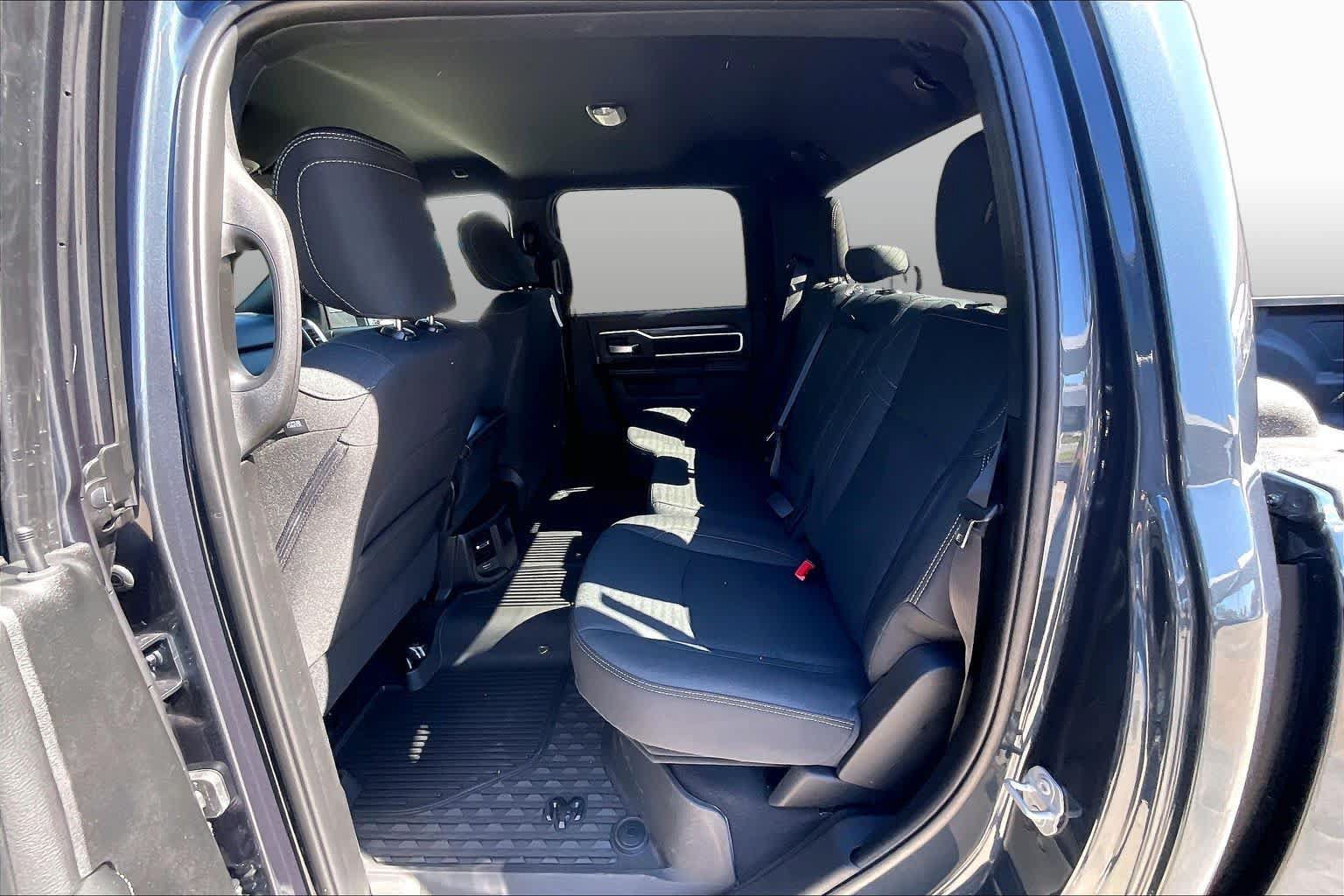 New 2027 RAM 3500 Big Horn AWD/4WD image 21