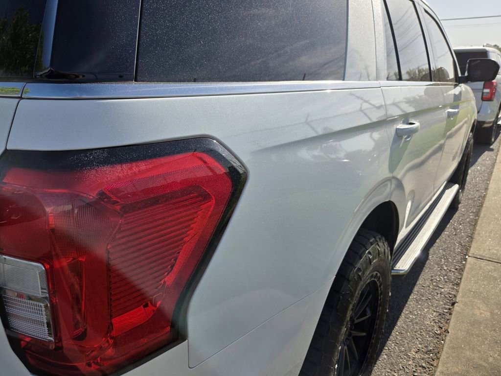 Used 2023 Ford Expedition XLT RWD image 7