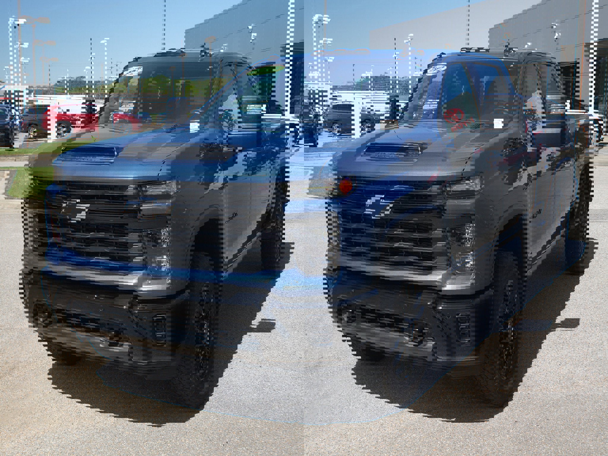 Used 2025 Chevrolet Silverado 2500 Custom w/ Custom Value Package image 2