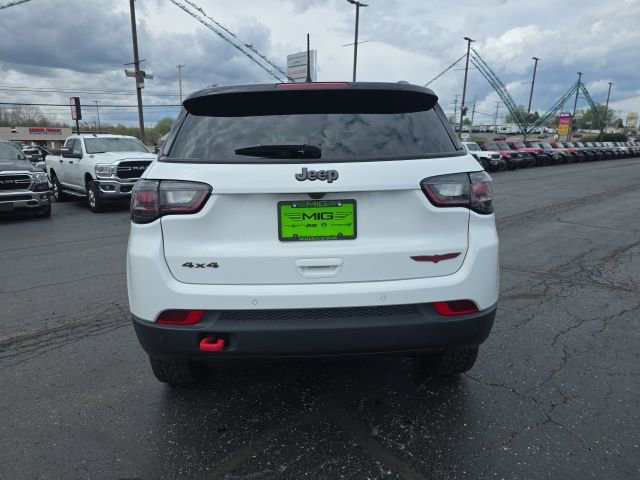 Used 2025 Jeep Compass Trailhawk w/ Trailhawk Elite Group AWD/4WD image 6