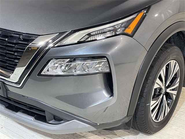 Used 2021 Nissan Rogue SV w/ Premium Package image 4