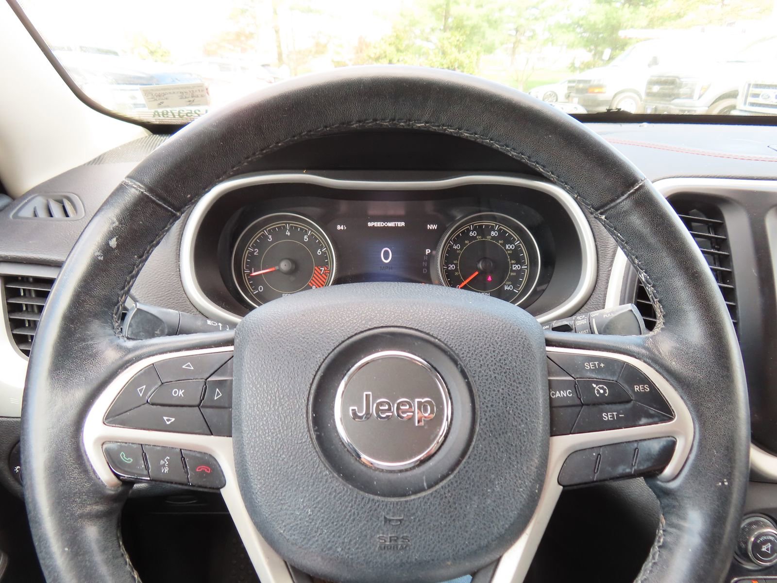 Used 2015 Jeep Cherokee Limited w/ Luxury Group image 17