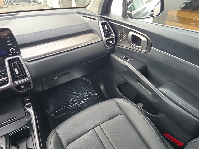 Used 2024 Kia Sorento EX w/ Panoramic Sunroof Package image 14