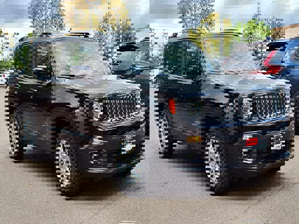 Used 2018 Jeep Renegade Latitude image 3