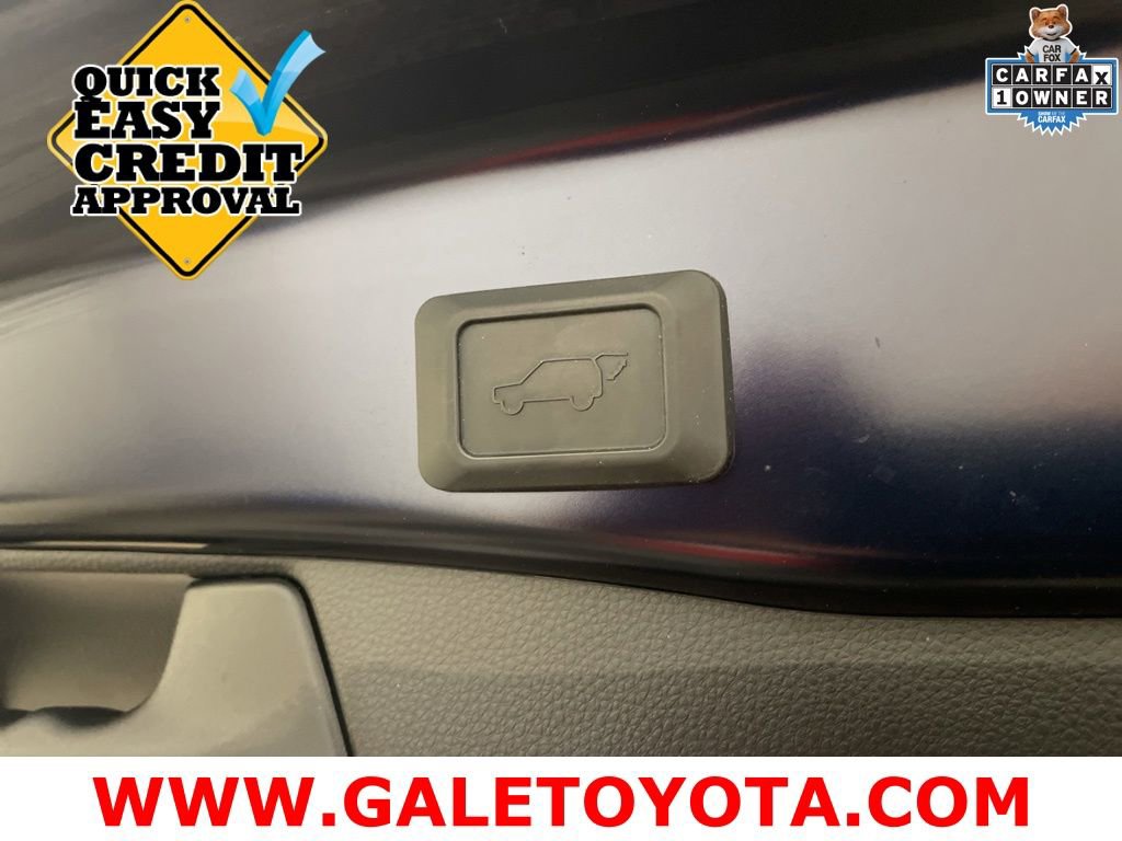 Used 2020 Toyota RAV4 XLE Premium image 15