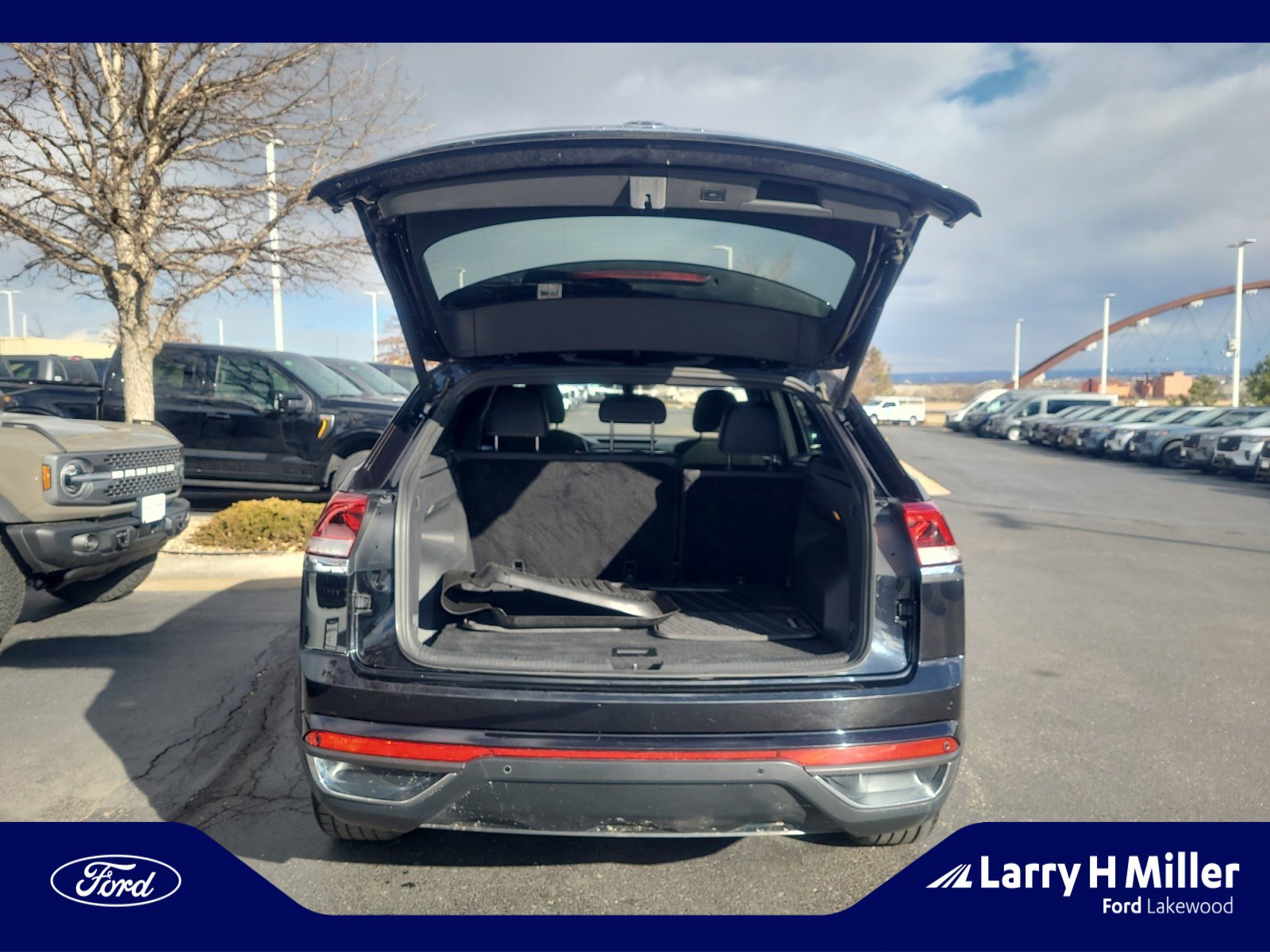 Used 2023 Volkswagen Atlas Cross Sport SE image 33