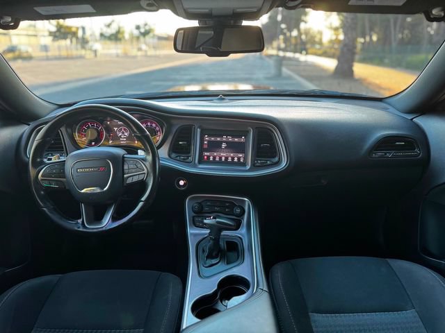 Used 2019 Dodge Challenger R/T w/ Driver Convenience Group RWD image 32