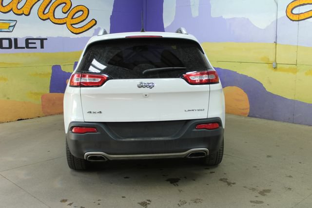 Used 2017 Jeep Cherokee Limited w/ Luxury Group AWD/4WD image 7