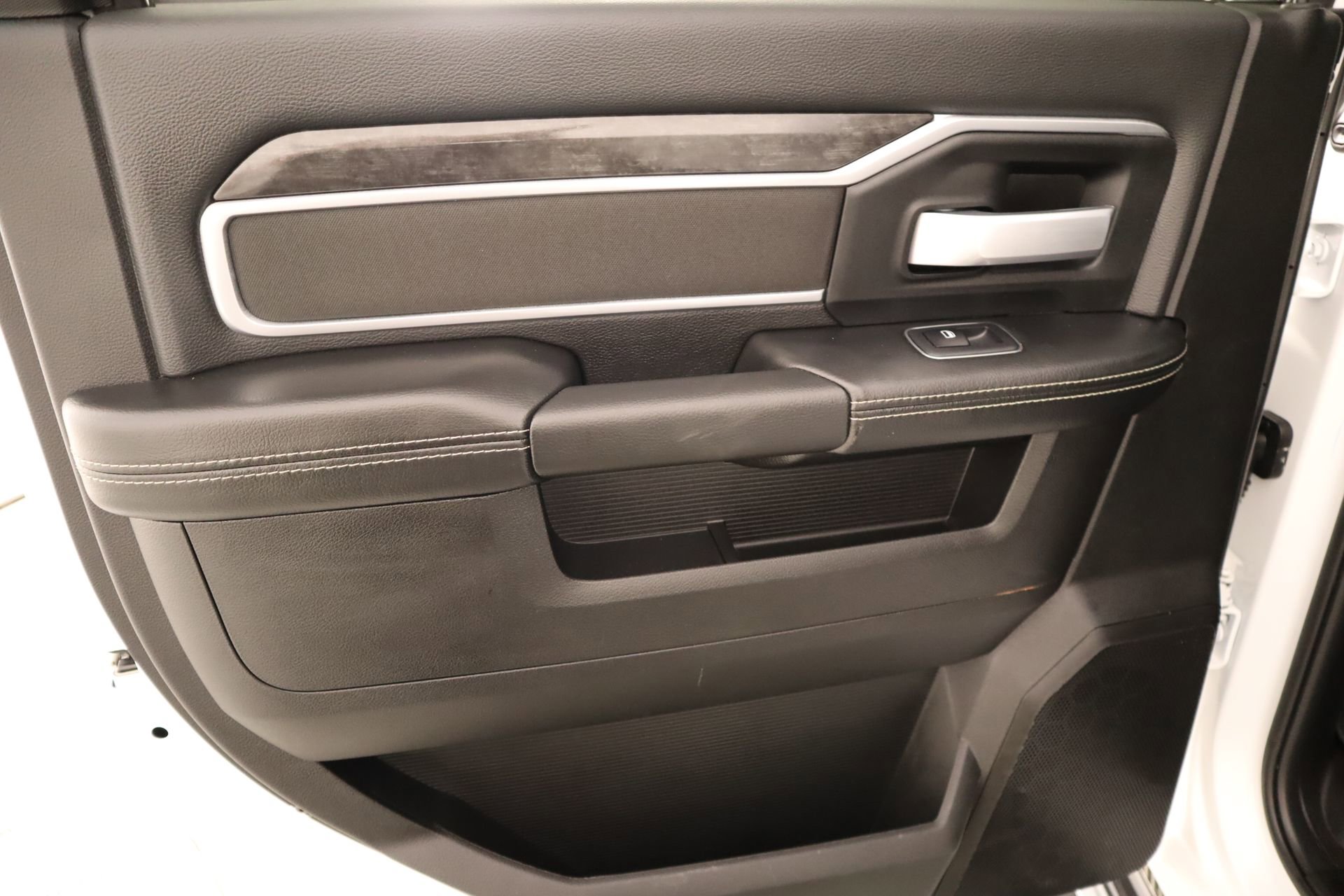 Used 2023 RAM 1500 Classic SLT w/ Electronics Group image 16