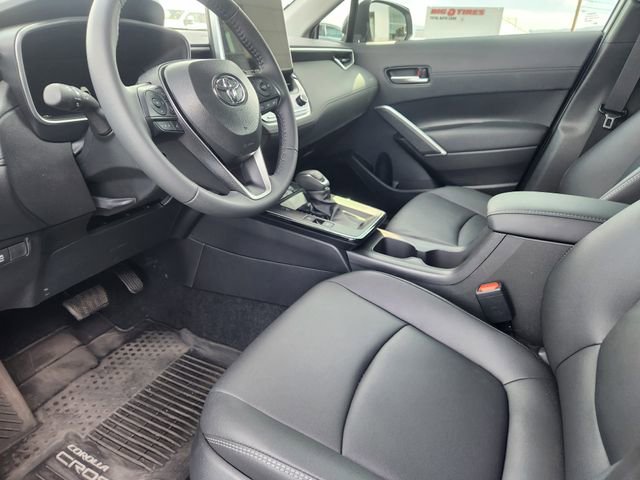 Used 2026 Toyota Corolla Cross XLE w/ Convenience Package FWD image 11