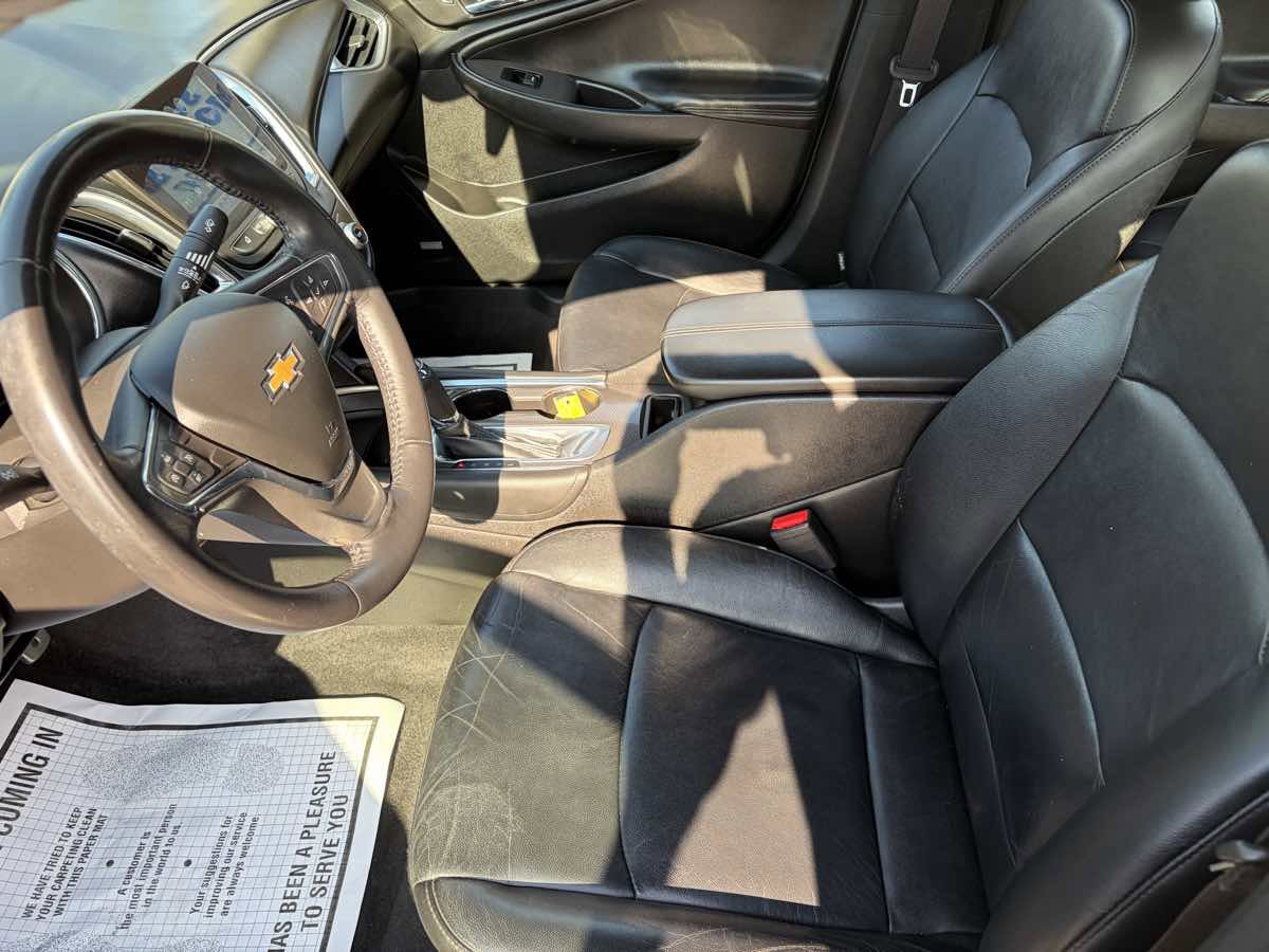 Used 2016 Chevrolet Malibu LT w/ Leather Package FWD image 10