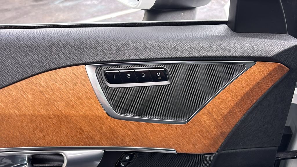 Certified 2023 Volvo XC90 B5 Plus w/ Protection Package Premier image 11