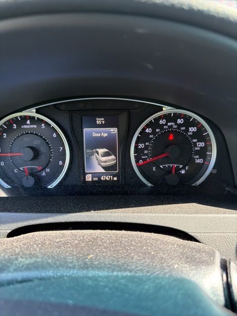 Used 2016 Toyota Camry SE FWD image 8