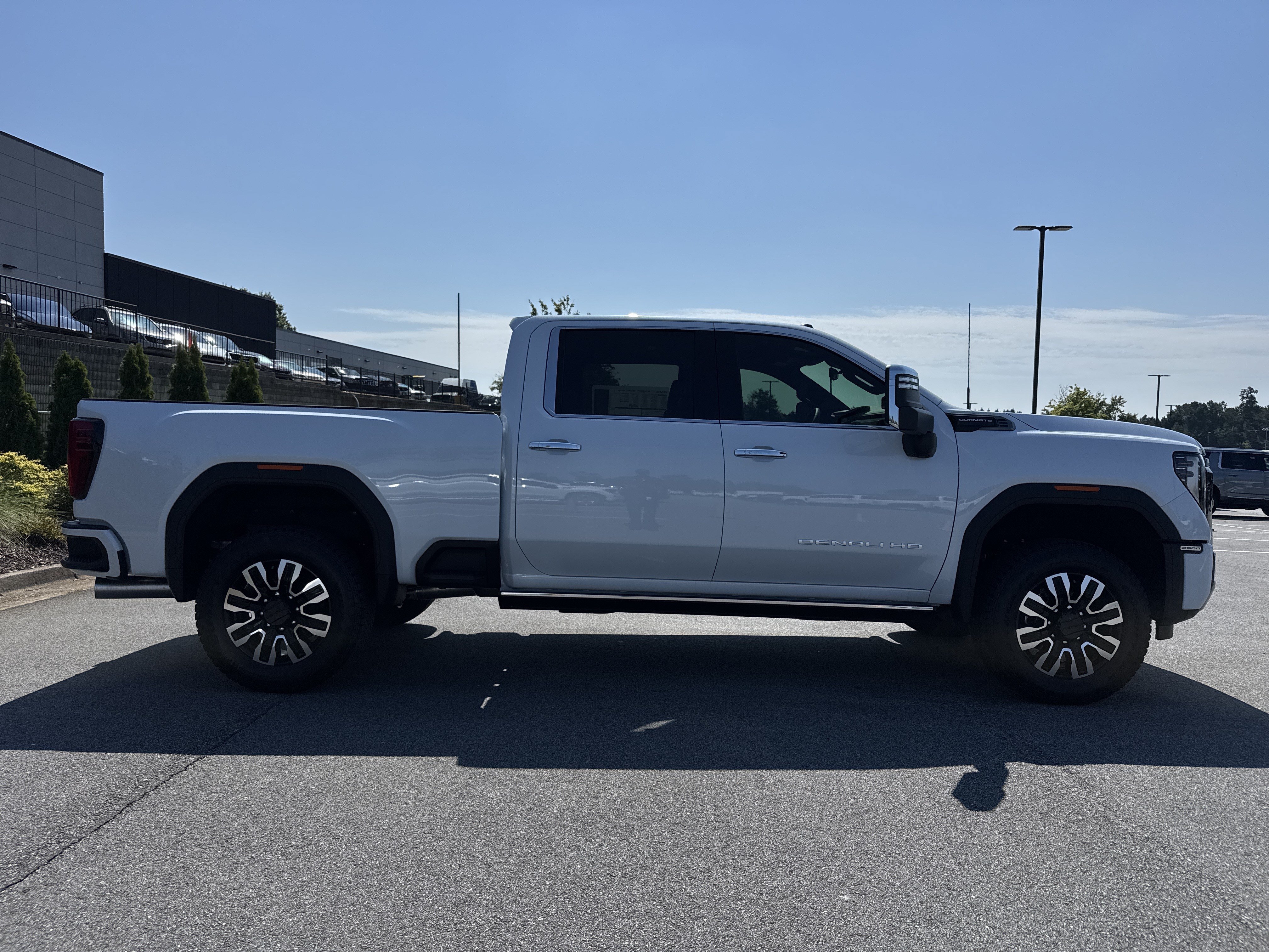 New 2026 GMC Sierra 2500 Denali Ultimate AWD/4WD image 11