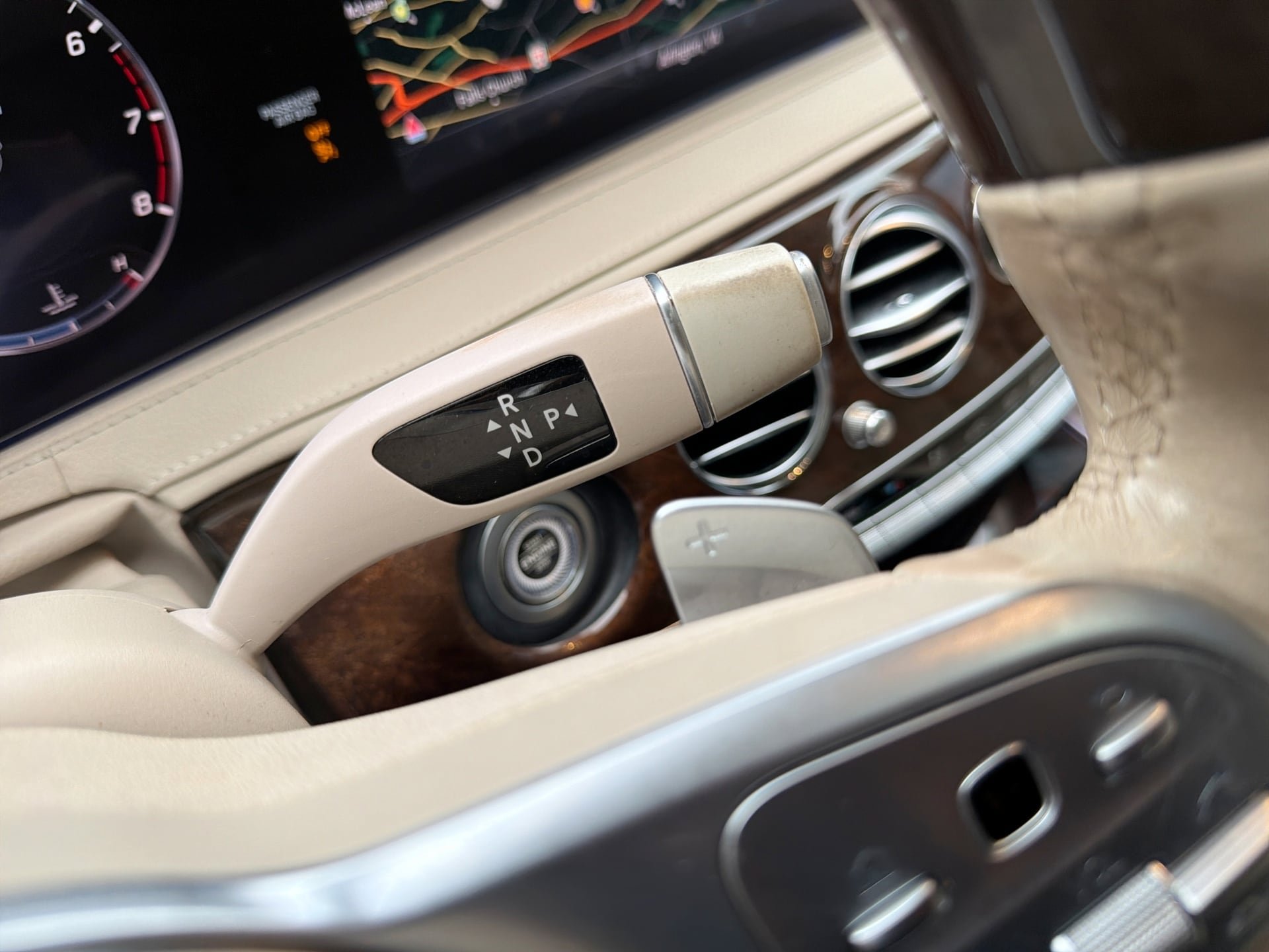 Used 2019 Mercedes-Benz S 560 Sedan image 23