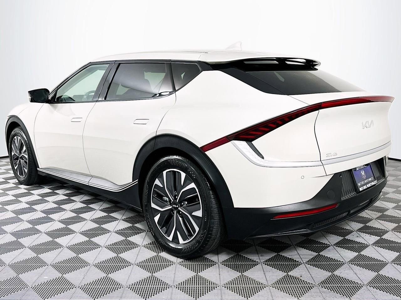 Used 2024 Kia EV6 Light image 8