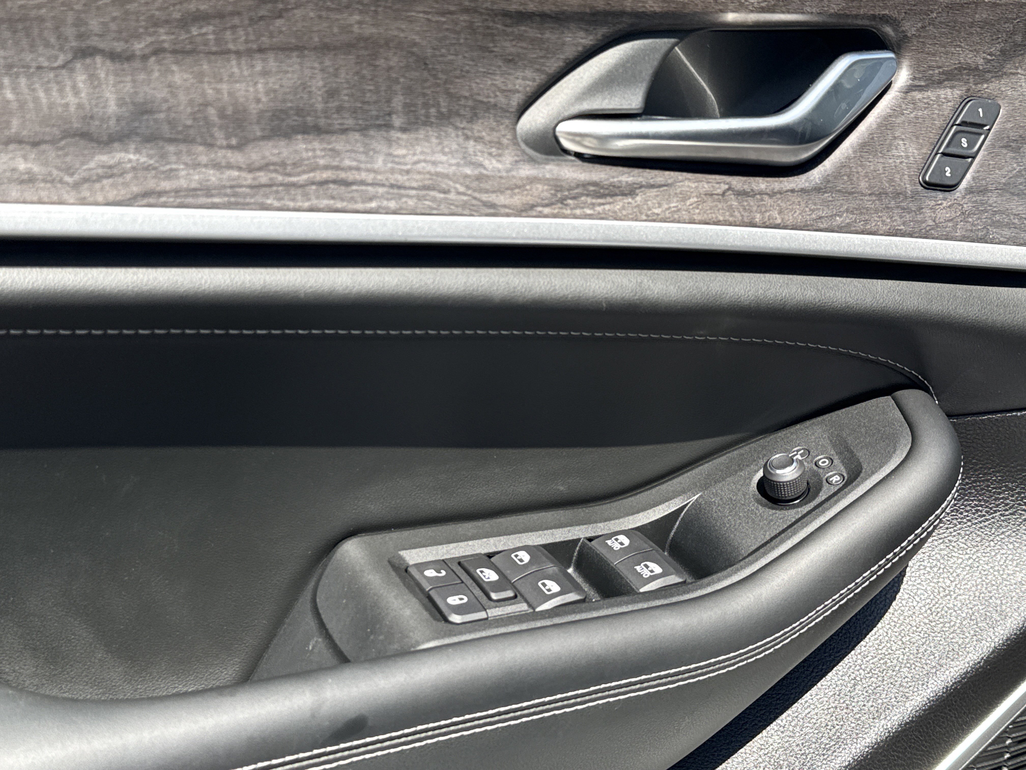 Used 2026 Jeep Grand Cherokee Limited Reserve AWD/4WD image 14