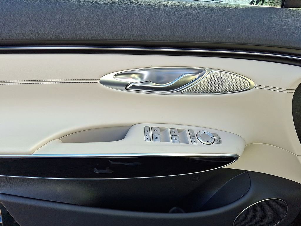 Used 2025 Genesis GV70 2.5T image 10