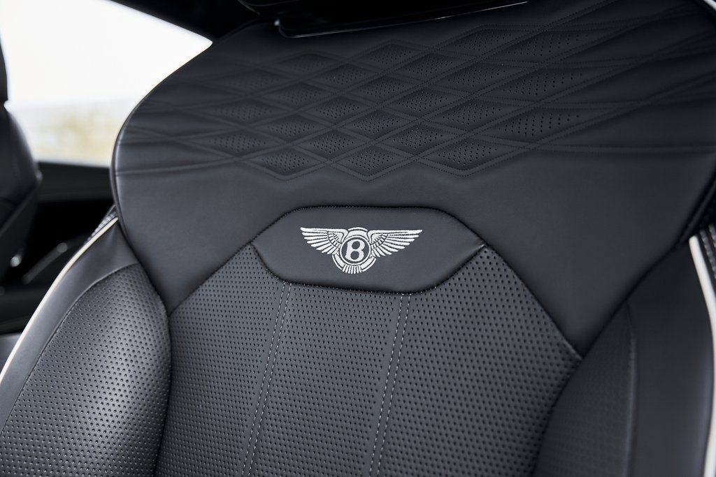 Used 2023 Bentley Bentayga Extended Wheelbase image 47