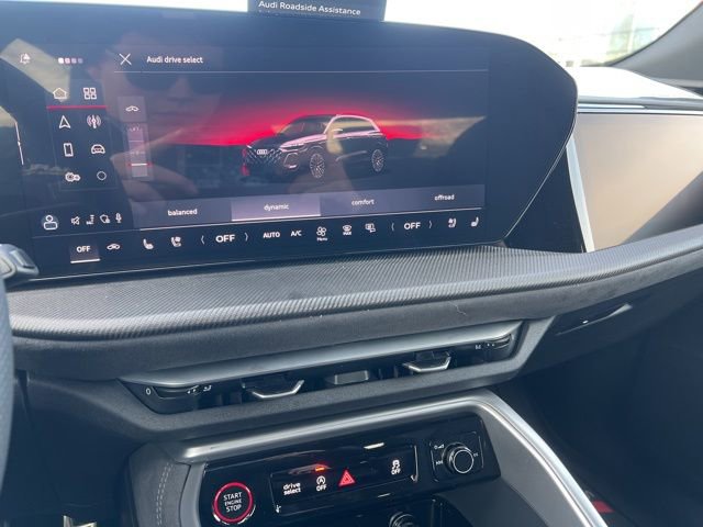 New 2025 Audi SQ5 Prestige image 16