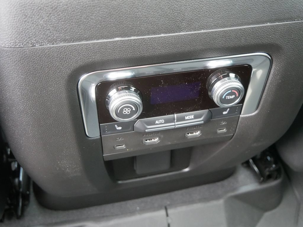 New 2026 GMC Yukon XL Denali AWD/4WD image 9