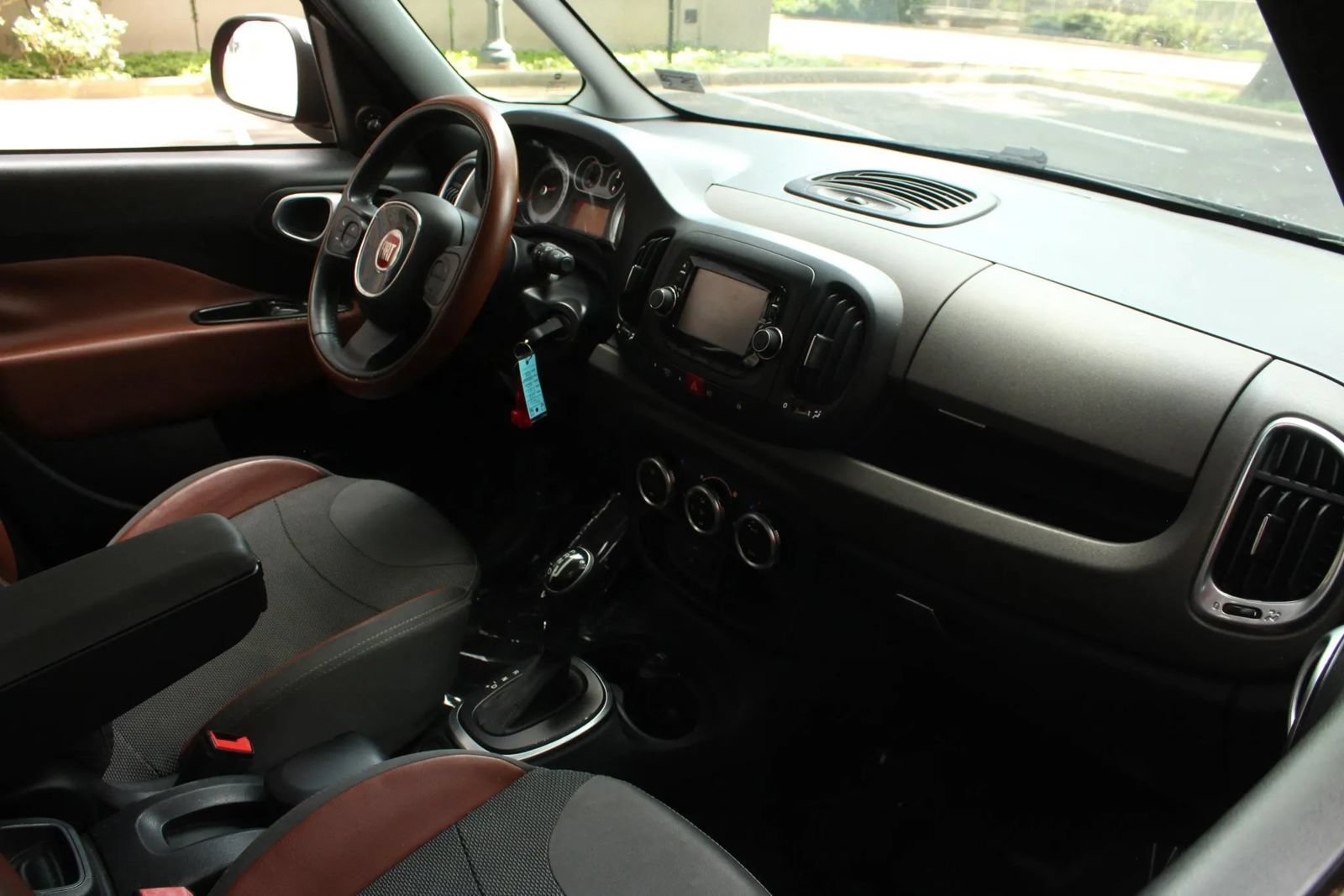 Used 2015 FIAT 500L Trekking FWD image 26