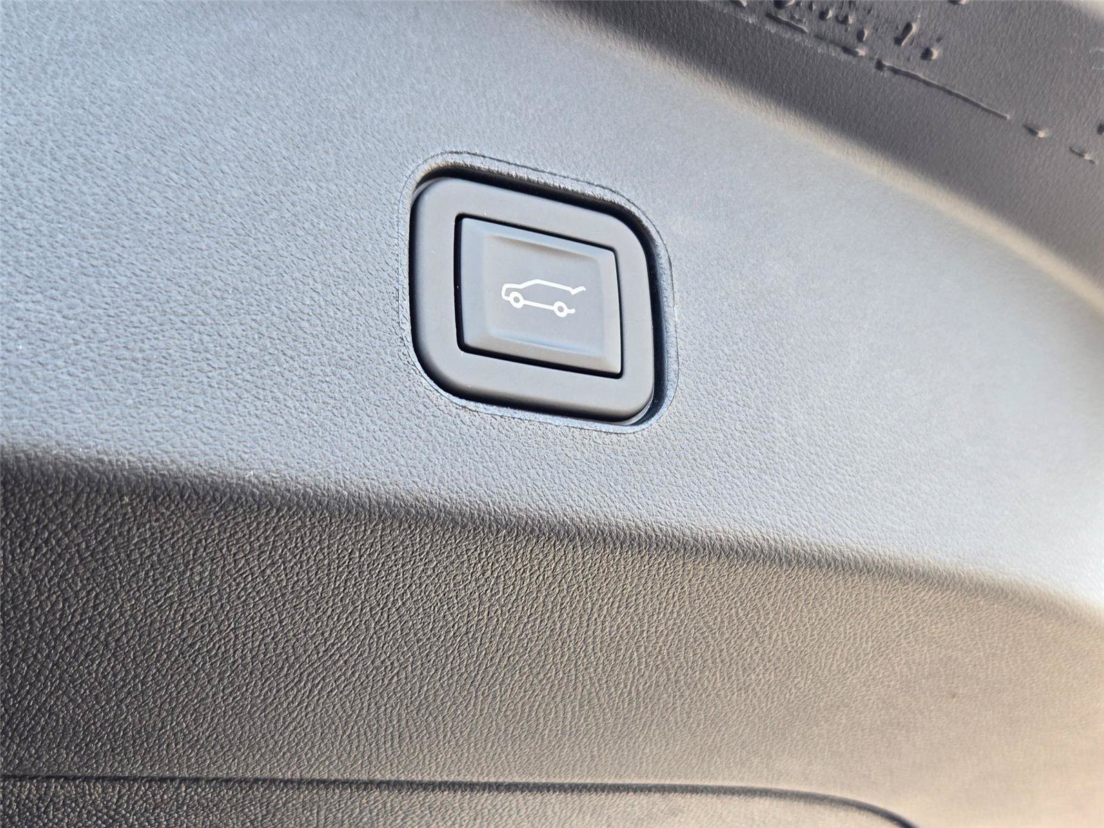 New 2026 Cadillac Lyriq Sport w/ LPO, Floor Liner Package AWD/4WD image 31