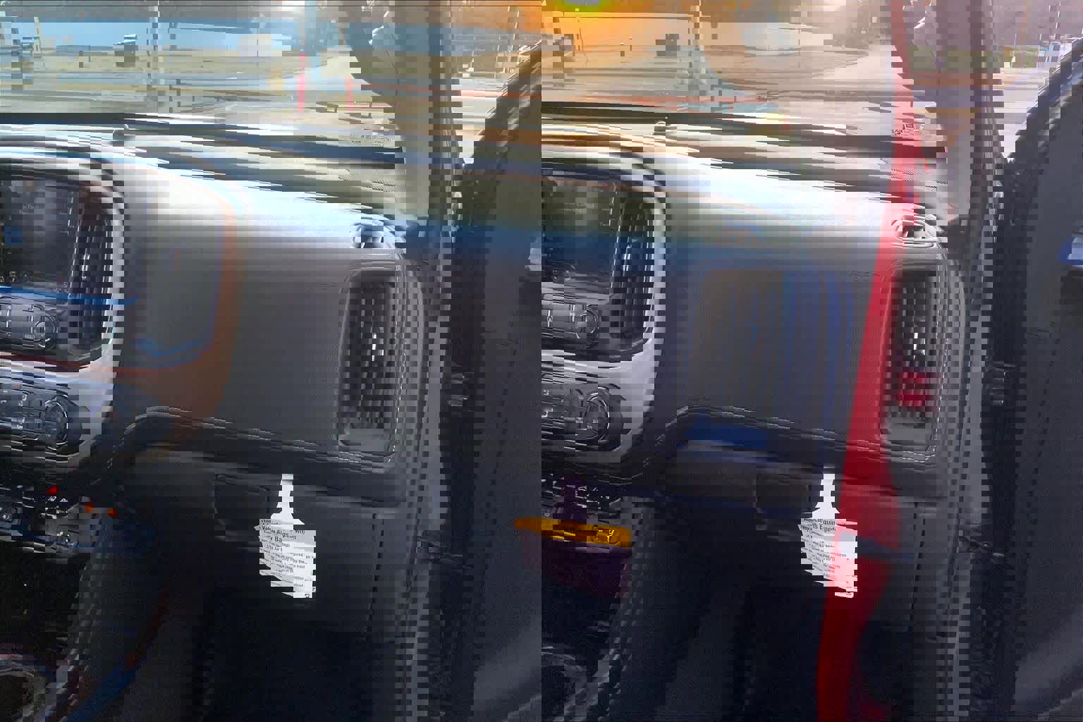 Used 2021 GMC Canyon Denali image 19